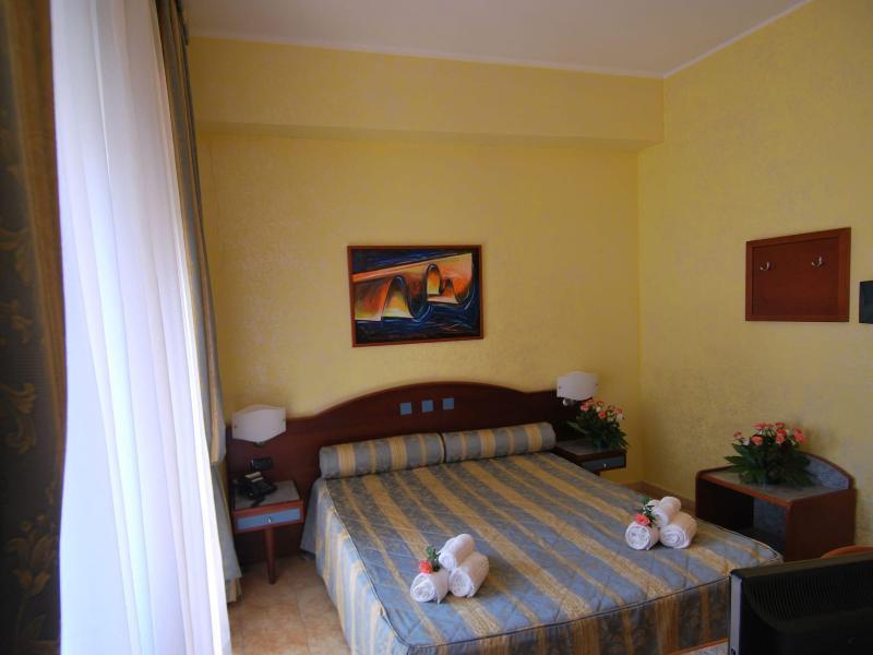 Hotel San Giuseppe - Cityhotel カタンザーロ エクステリア 写真