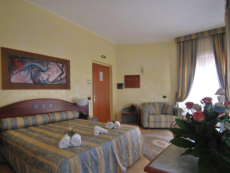 Hotel San Giuseppe - Cityhotel カタンザーロ エクステリア 写真