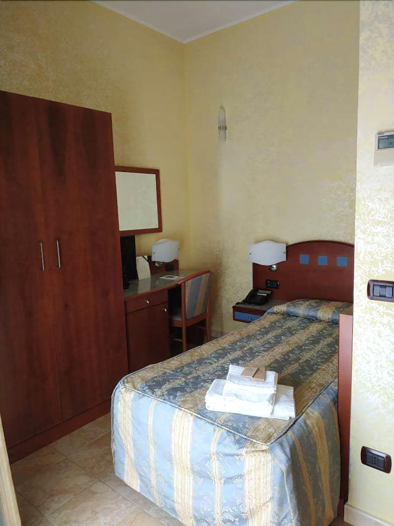 Hotel San Giuseppe - Cityhotel カタンザーロ エクステリア 写真