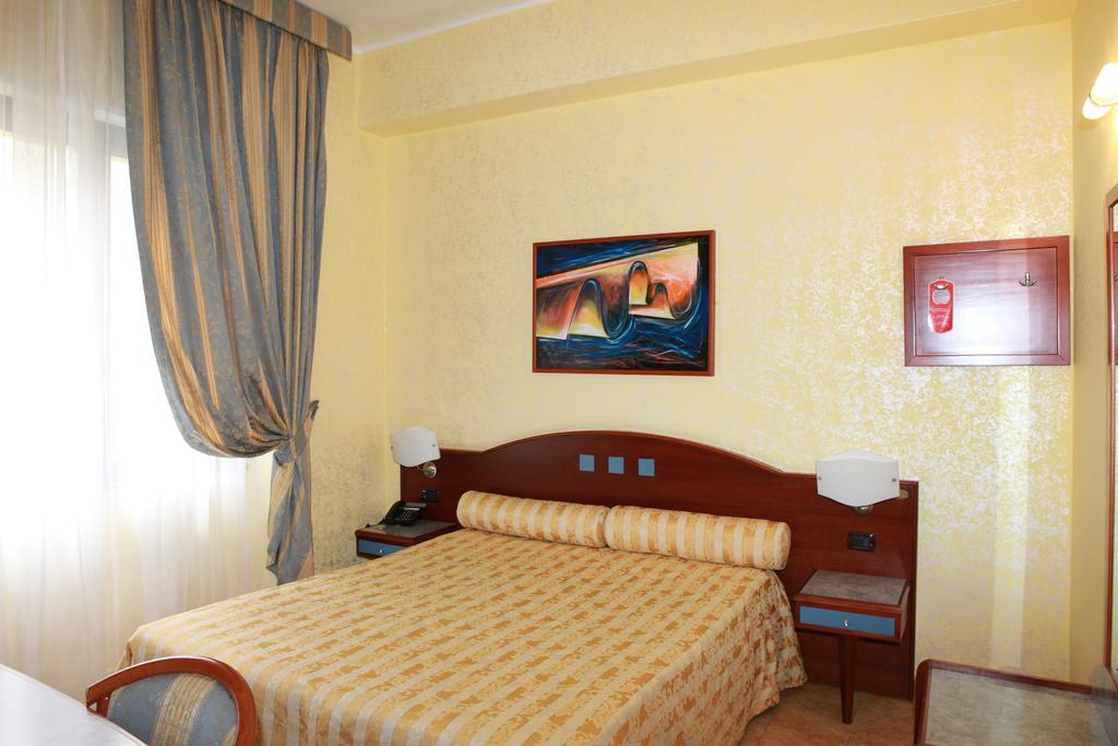 Hotel San Giuseppe - Cityhotel カタンザーロ エクステリア 写真