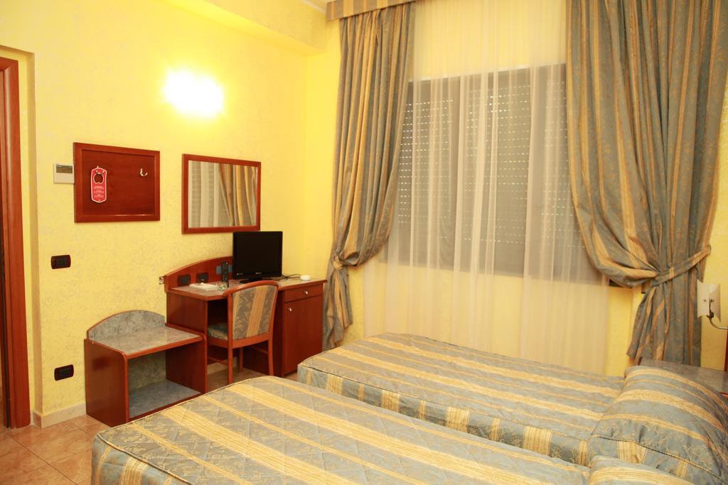 Hotel San Giuseppe - Cityhotel カタンザーロ エクステリア 写真