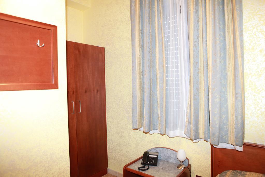 Hotel San Giuseppe - Cityhotel カタンザーロ エクステリア 写真