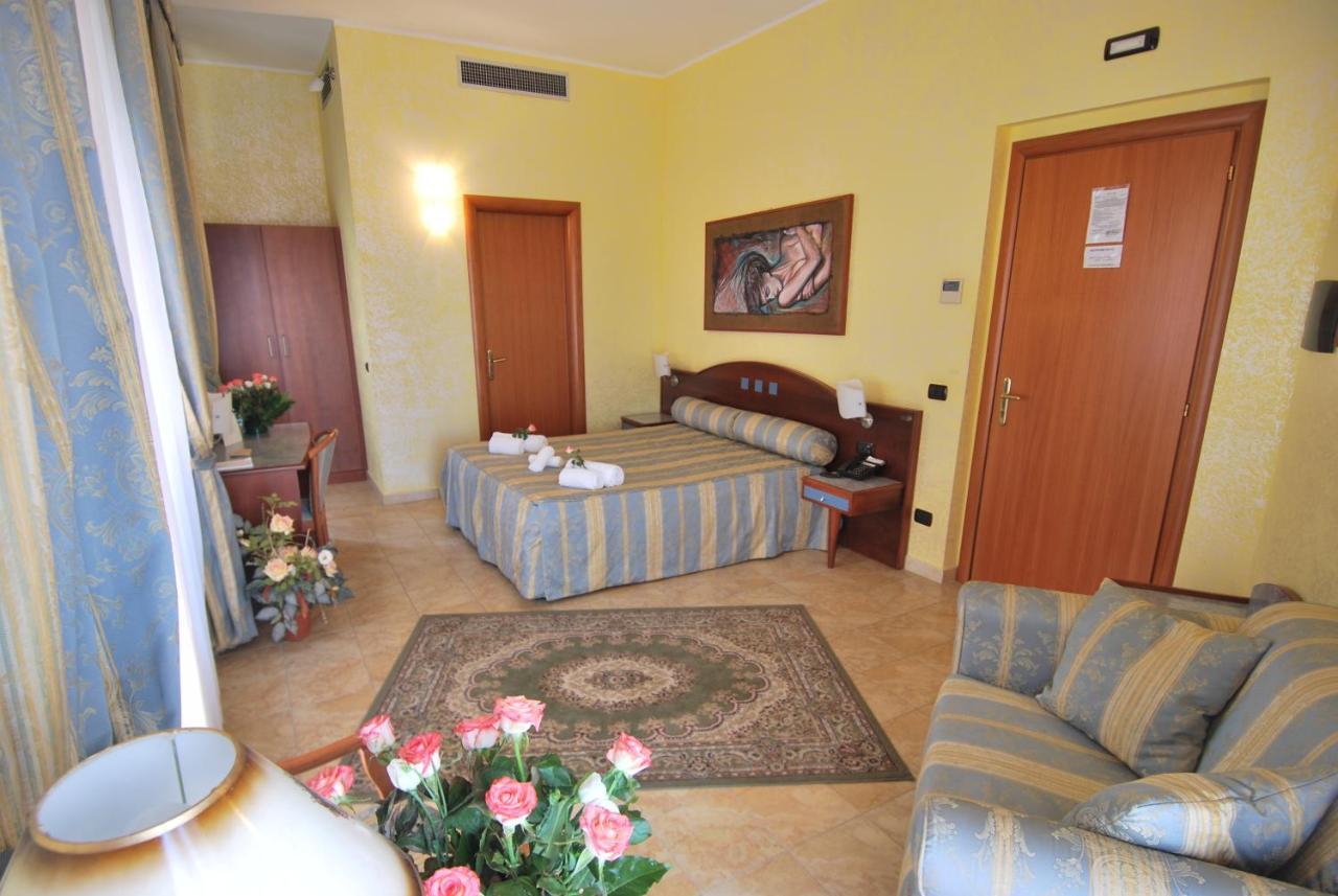 Hotel San Giuseppe - Cityhotel カタンザーロ エクステリア 写真