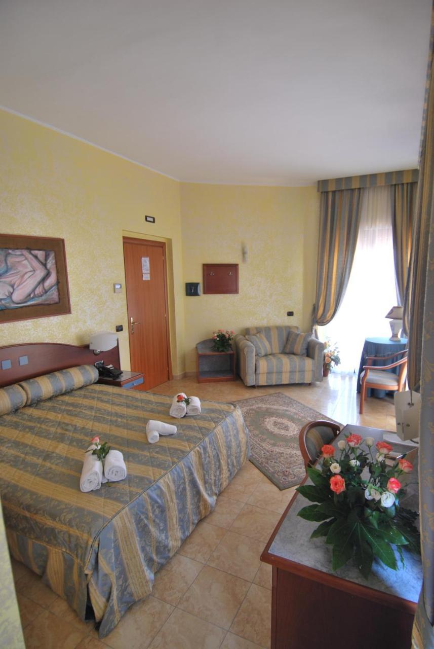 Hotel San Giuseppe - Cityhotel カタンザーロ エクステリア 写真