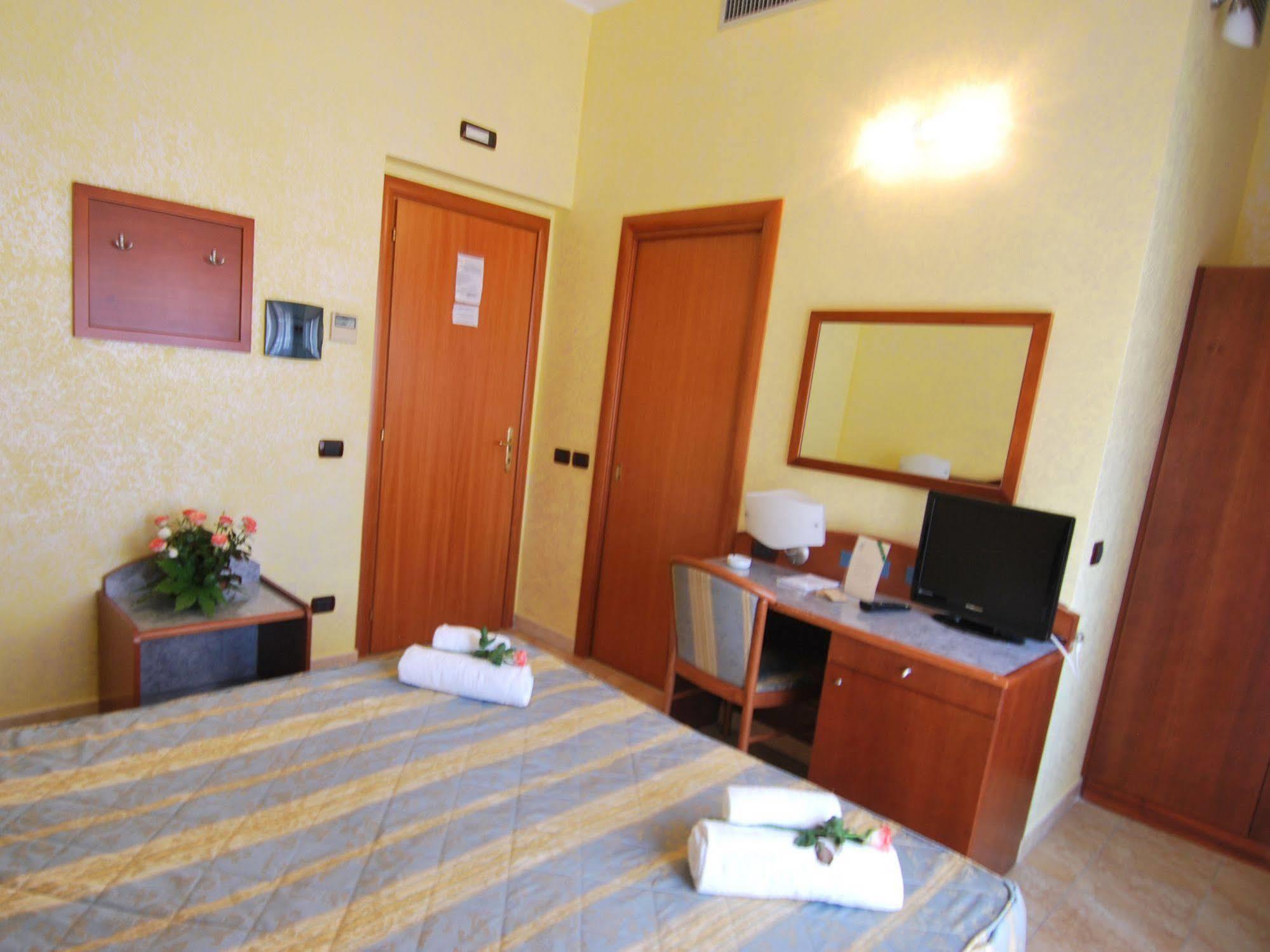 Hotel San Giuseppe - Cityhotel カタンザーロ エクステリア 写真